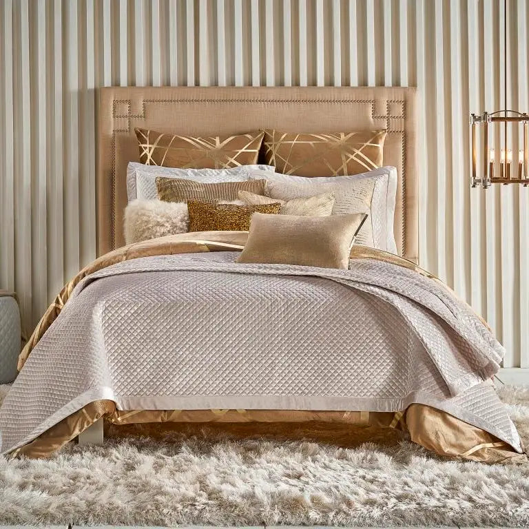 Amani Light Beige Quilt Set